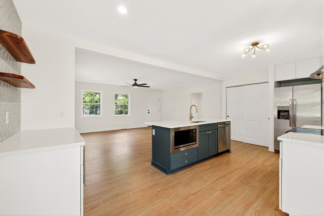 Building Photo - 2706 Torbett St