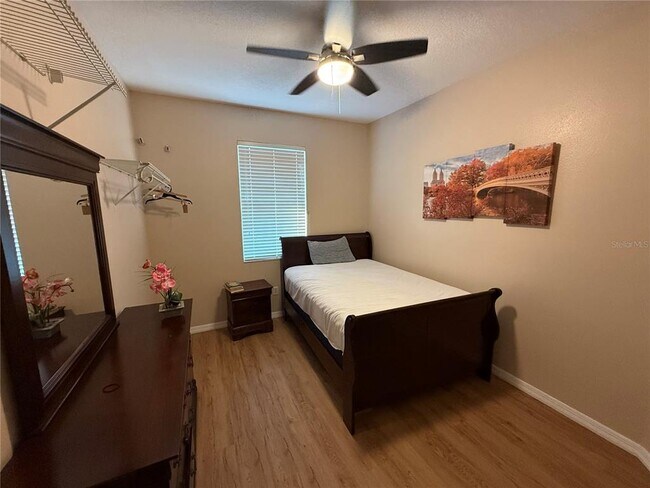 Foto del edificio - 434 Kings Path Dr