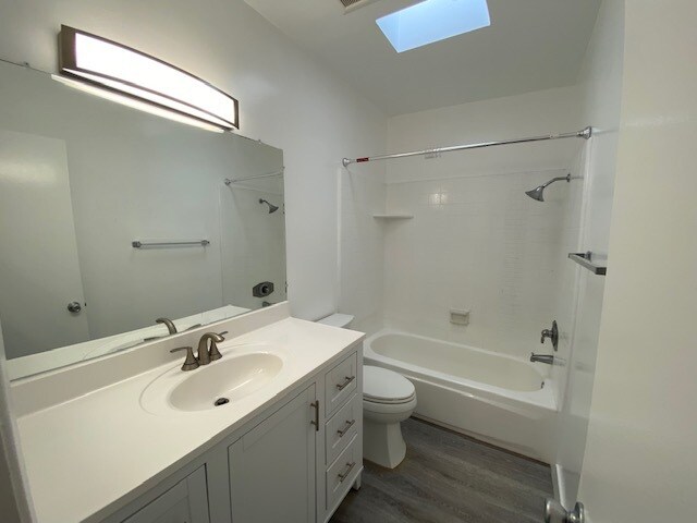 Building Photo - 3642 Clarington Ave
