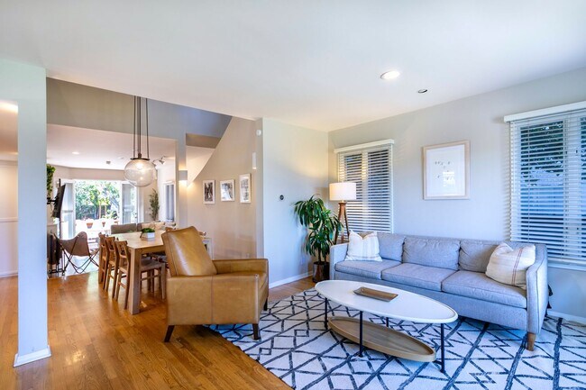 Building Photo - MODERN ARCHITECTURE W/ BEACH CHARM: BRIGHT & AIRY, 4BR3BA, 2-STORY HOME W/ OPEN & BRIGHT LIVING S...