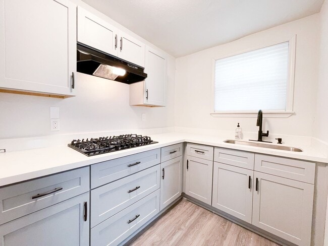 Photo - 1BD/1BA in Gated Complex, Water/Trash Incl... Apartment