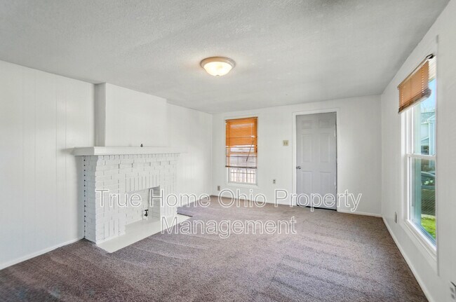 Foto del edificio - 3215-3215 E 5th St