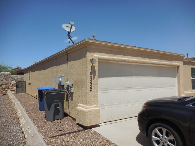 Building Photo - 14355 Spanish Point Dr