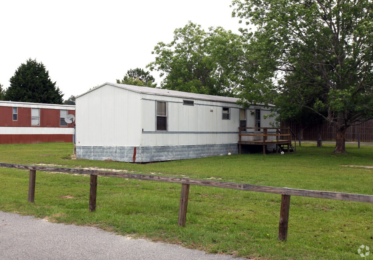 Neill Mobile Home Park Apartments in Leland, NC
