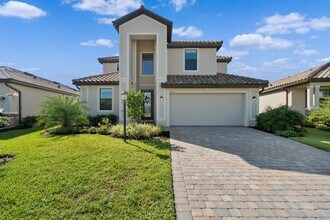 Building Photo - 6523 Clairborne Ln