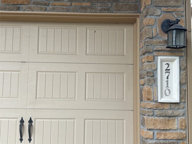Foto del edificio - 2710 Maybrook Hollow Ln