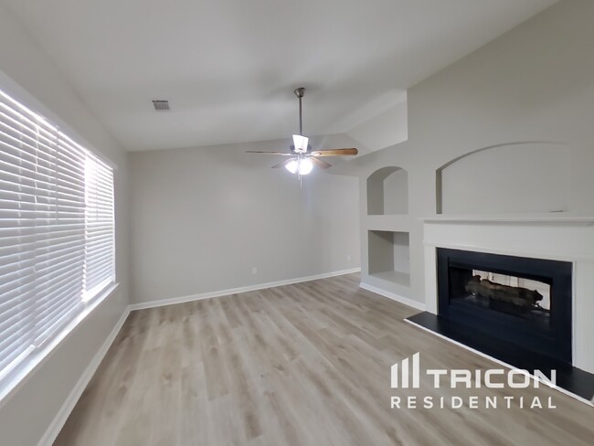 Building Photo - 628 Fairgreen Trail