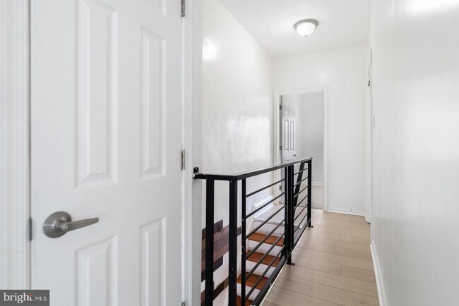 Building Photo - 2245 Sigel St
