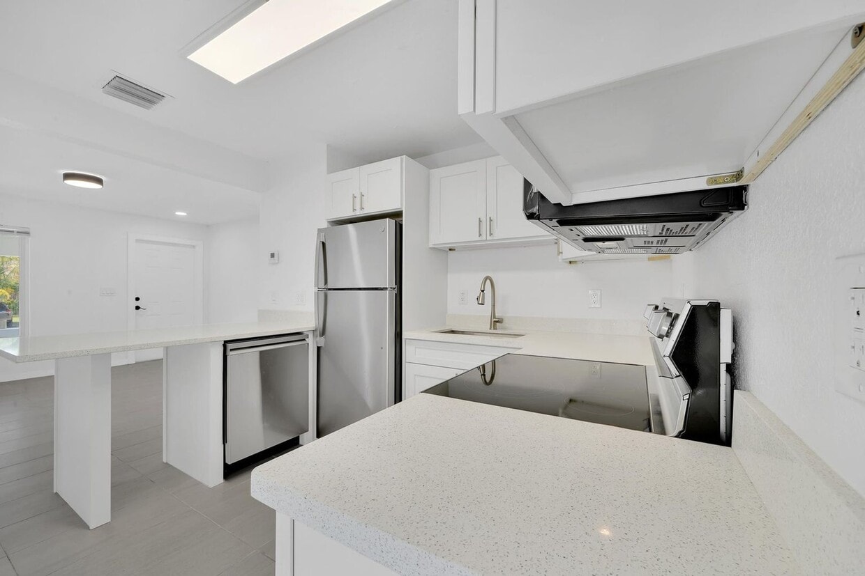 Photo - 1108 NE 16TH ST #1106