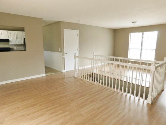 Foto del edificio - 1310 Aspen Woods Dr