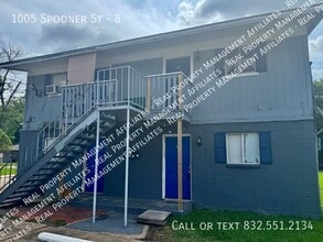 Building Photo - 1005 Spooner St