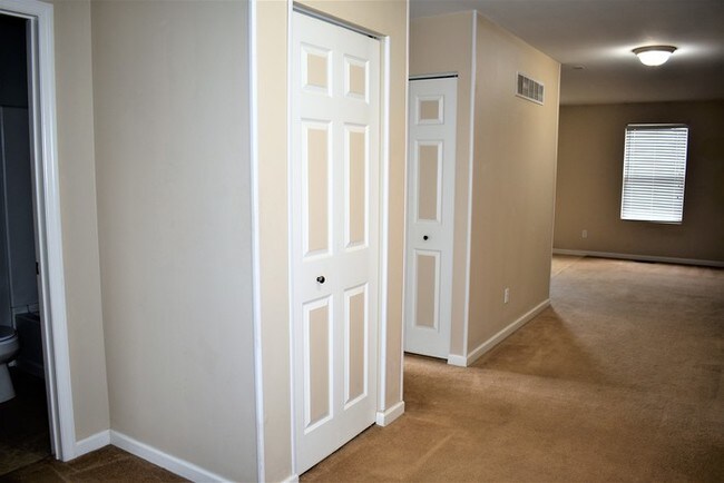 Building Photo - The PERFECT 3 Bedroom Ranch