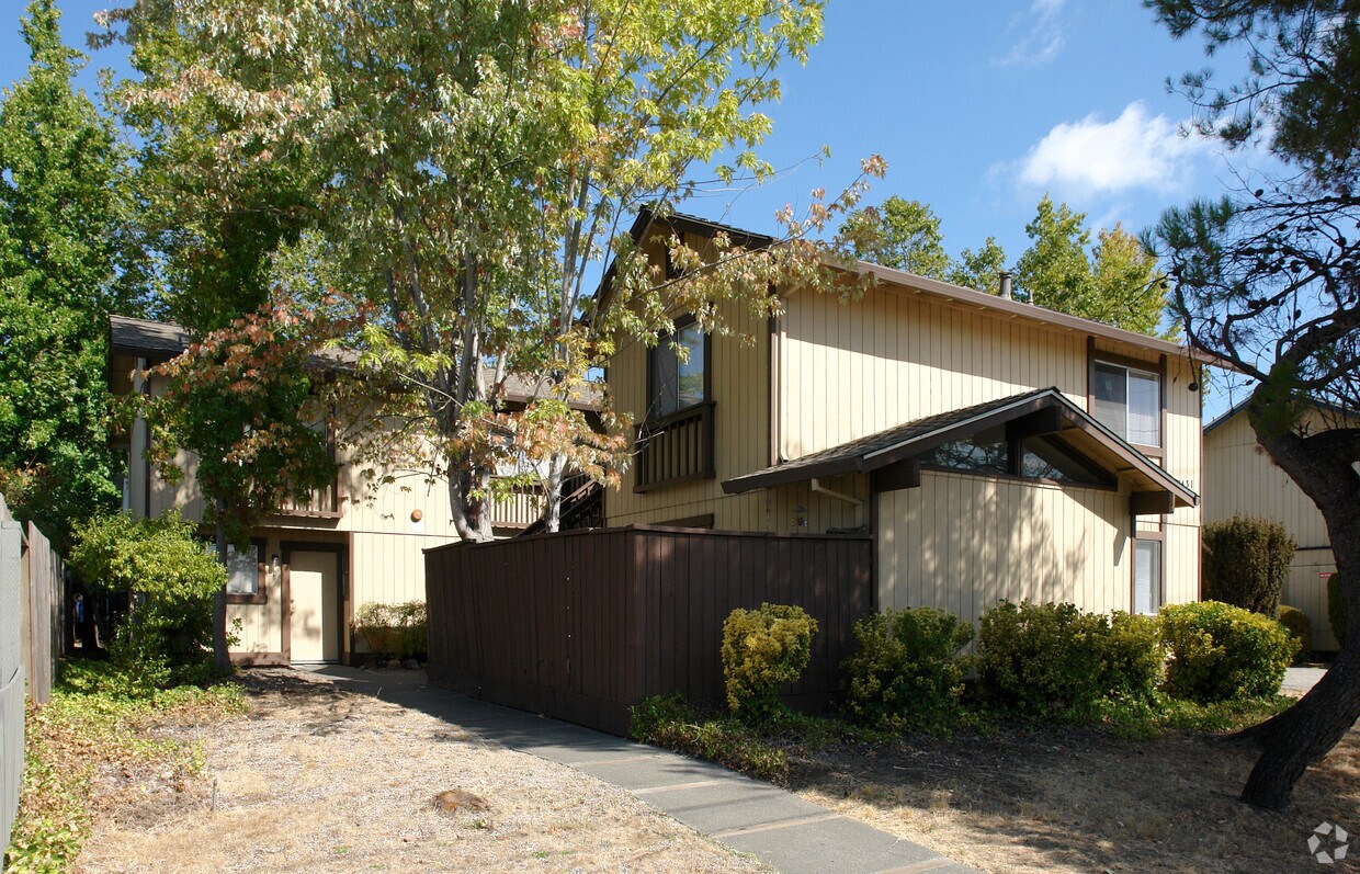 Primary Photo - 6431 Montecito Blvd