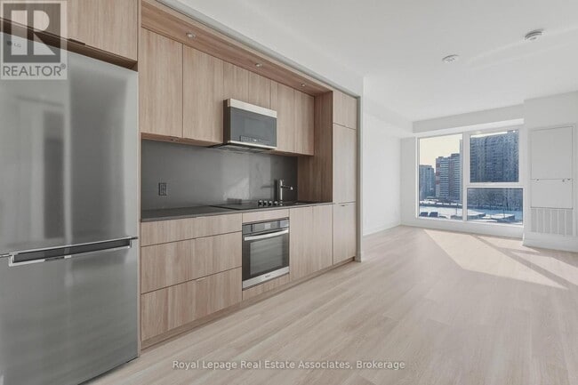 Building Photo - 25 Cordova Ave