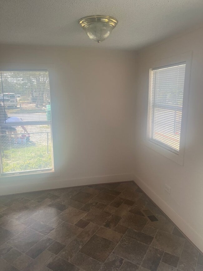 Foto del edificio - 2-Bedroom/ 1-Bath-Mobile Home $1,100/ Mo.