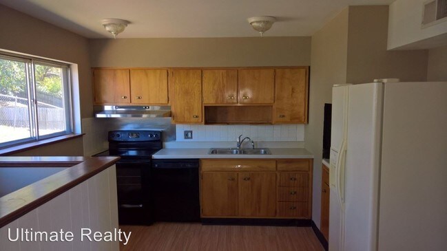 Foto del edificio - 3 br, 1.5 bath House - 1820 Clover Ln