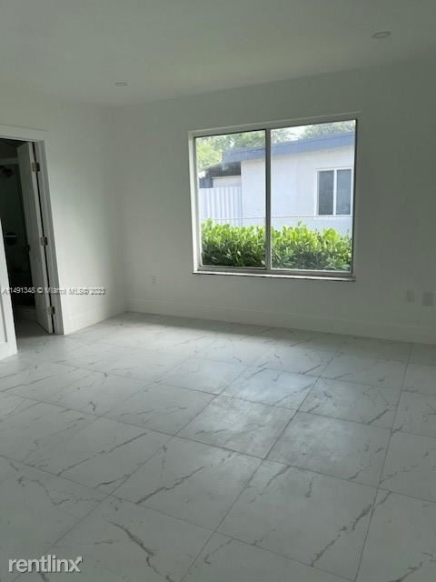 Building Photo - 3 br, 2 bath House - 3011 SW 24th St 3011