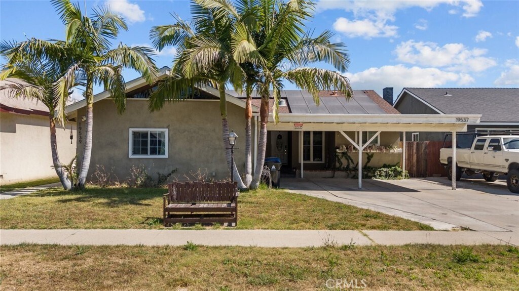Primary Photo - 19539 Gault St