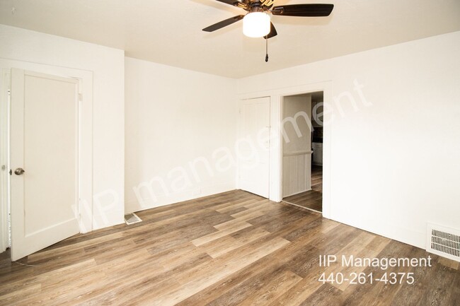 Foto del edificio - Bright 3BD UP of Multi-Family- Cleveland W...