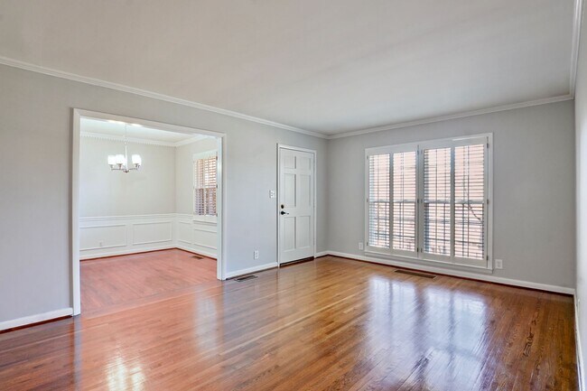 Foto del edificio - Convenient 3BR/2BA in Homewood on dead-end street