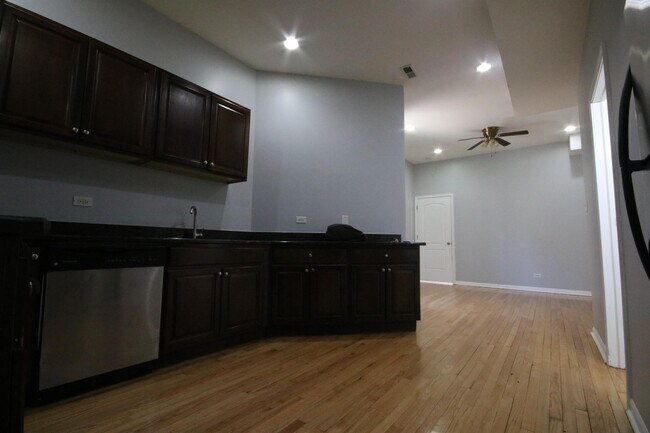 Foto del edificio - 2944 W Lexington St