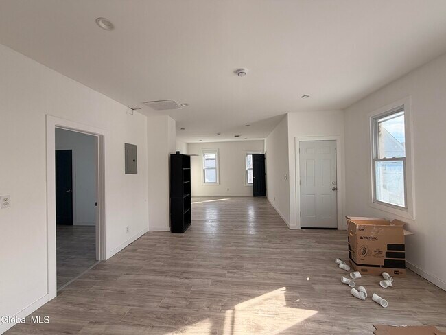 Building Photo - 25 Lefferts St