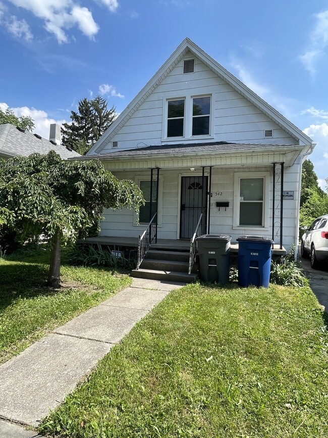 Building Photo - 542 Bronson Ave