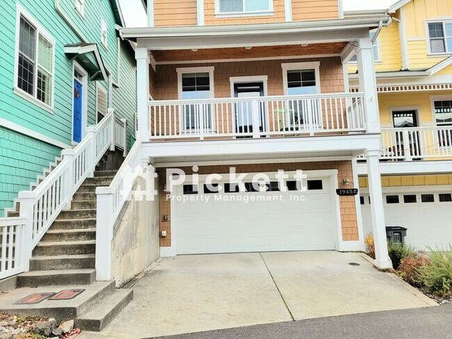 Building Photo - Lovely Poulsbo Place Home