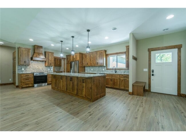 Building Photo - 11553 Forestview Dr S