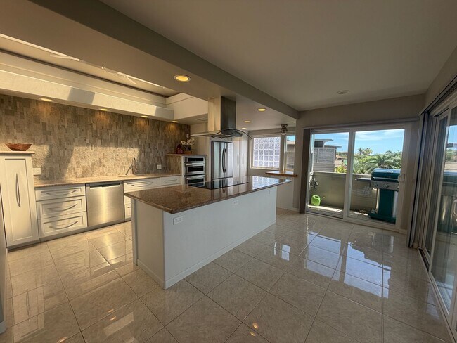 Foto del edificio - Furnished Kahana Ridge Four Bedroom