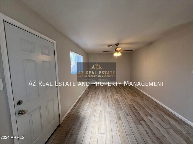 Foto del edificio - 1529 E McKinley St