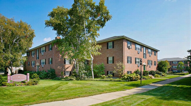 Building Photo - Newton Gardens