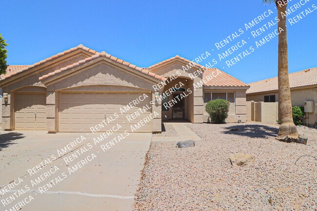 Building Photo - Newly Renovated Gilbert home with heated p...