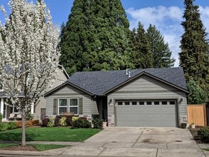 Building Photo - 899 N Pointe Dr NW