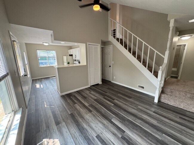 Building Photo - 2811 S Price Ave