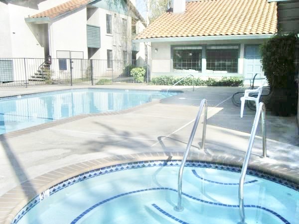Foto del edificio - 231 Dixon Landing Rd