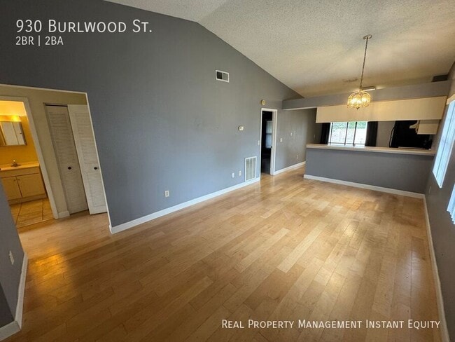 Foto del edificio - 930 Burlwood St