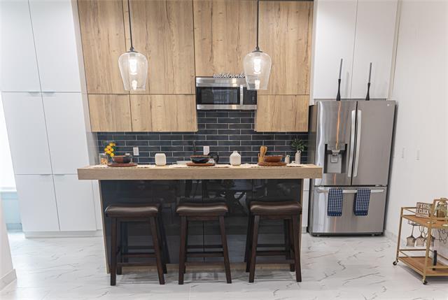 Foto principal - 4314 Roseland Ave