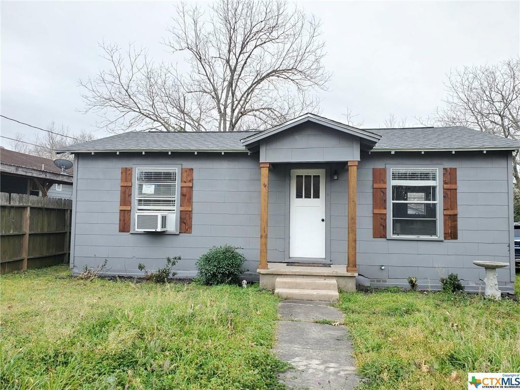 508 Nelson St, Yoakum, TX 77995 House Rental in Yoakum, TX