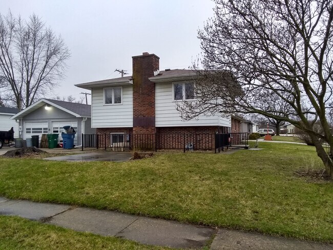 Foto del edificio - 1100 Rahill Ct