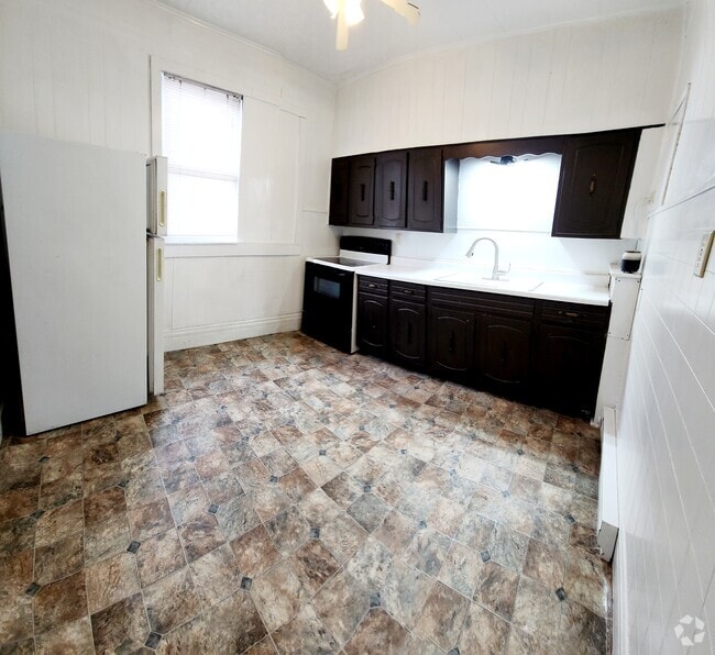 Apartments For Rent in Creal Springs, IL with Hardwood Floors 1