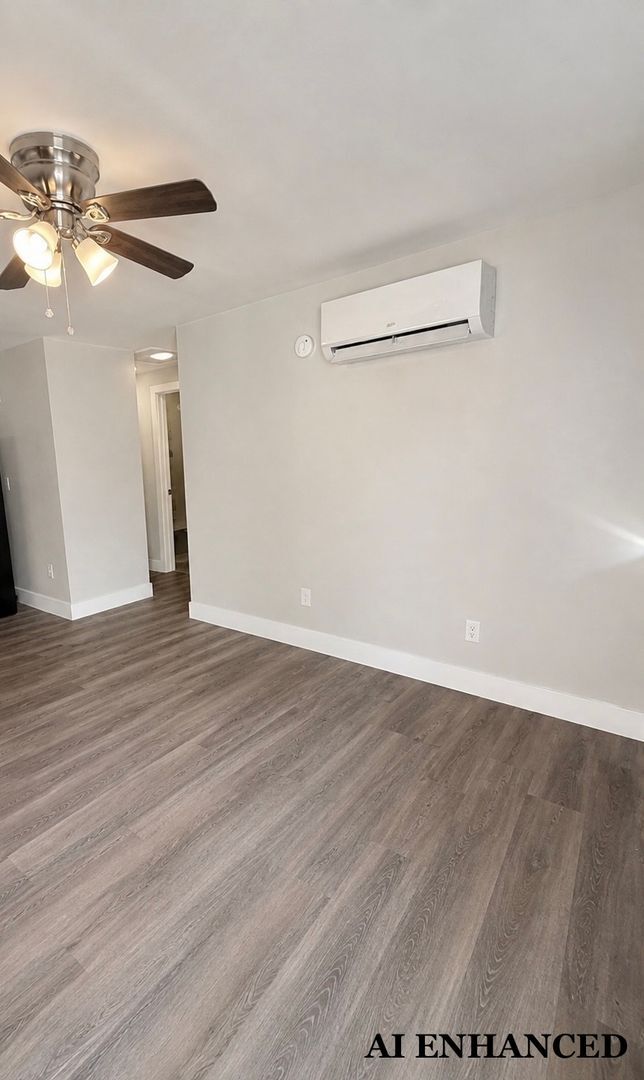 Building Photo - 701 Poppy Ave
