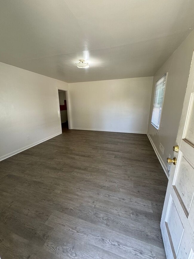 Building Photo - 608 Hamrick St