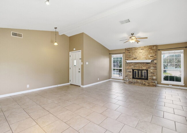 Building Photo - Corner-Lot Garden Home with Fireplace and Private Patio