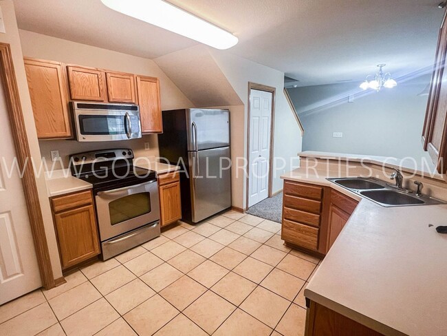 Foto del edificio - Wonderful 2 Bedroom, 2 Bath Townhome in No...