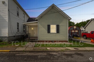 Building Photo - 127 Denham St