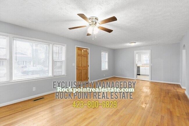 Building Photo - 5508 Woodlawn Dr