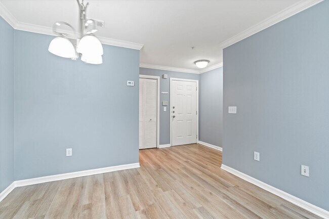 Foto del edificio - 3591 Kernan Blvd S