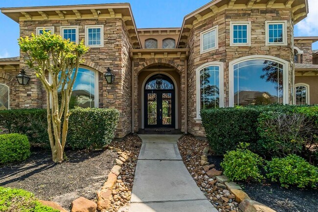 Building Photo - 6623 Green Gable Manor