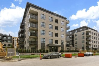 Building Photo - 15735-15785 85 Ave